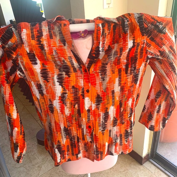 Beautiful Multi Color Button Down Crinkle Top - Picture 3 of 3